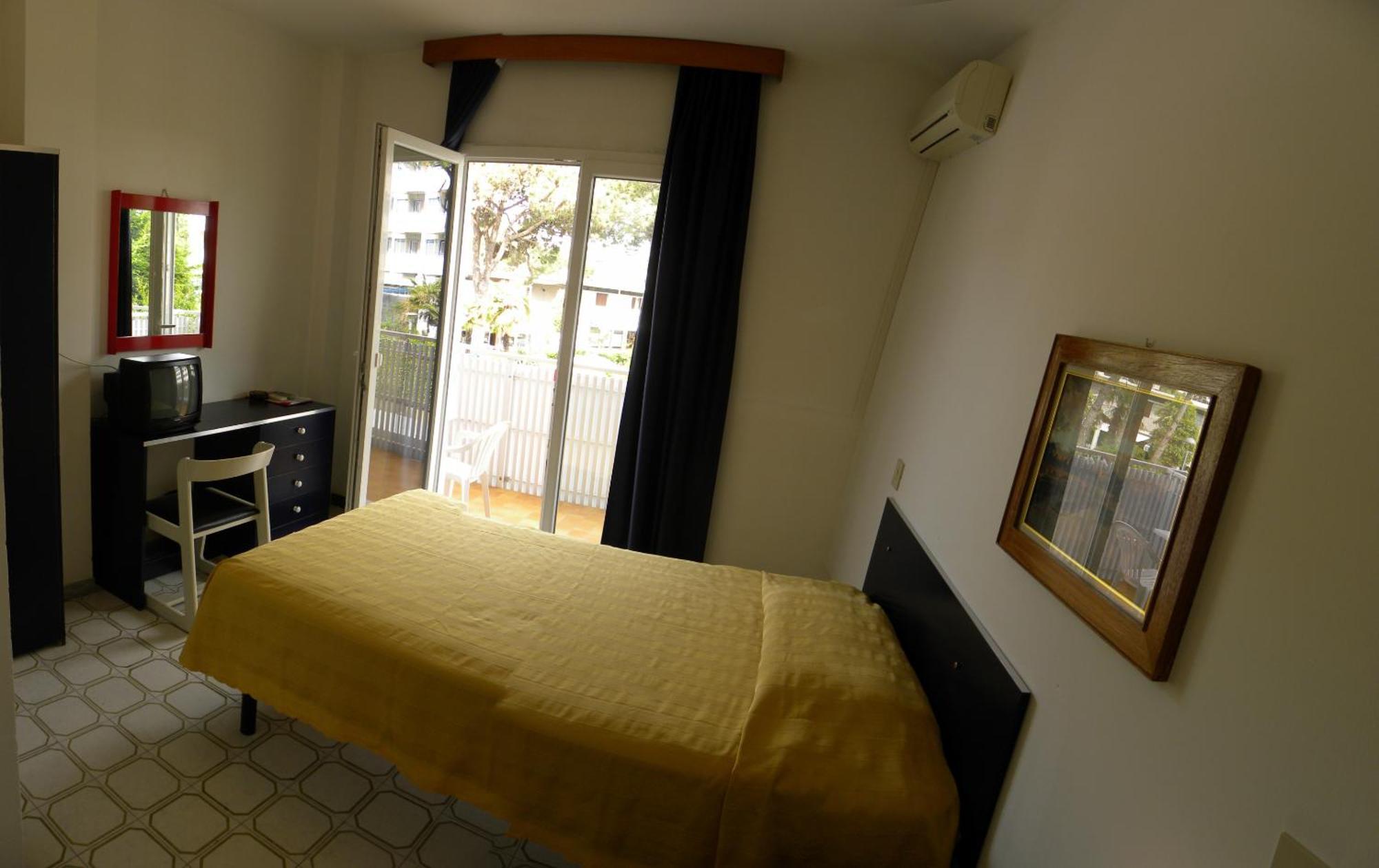 Hotel Santa Cruz Линяно Сабиадоро Екстериор снимка