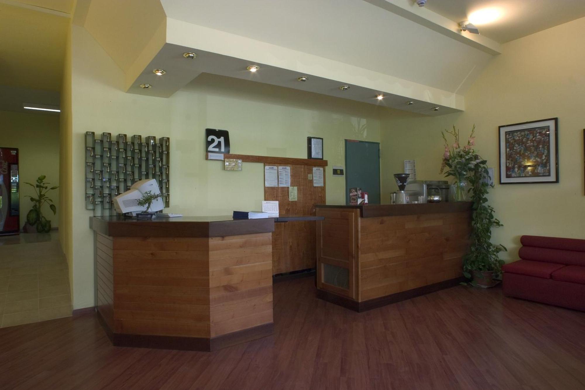 Hotel Santa Cruz Линяно Сабиадоро Екстериор снимка