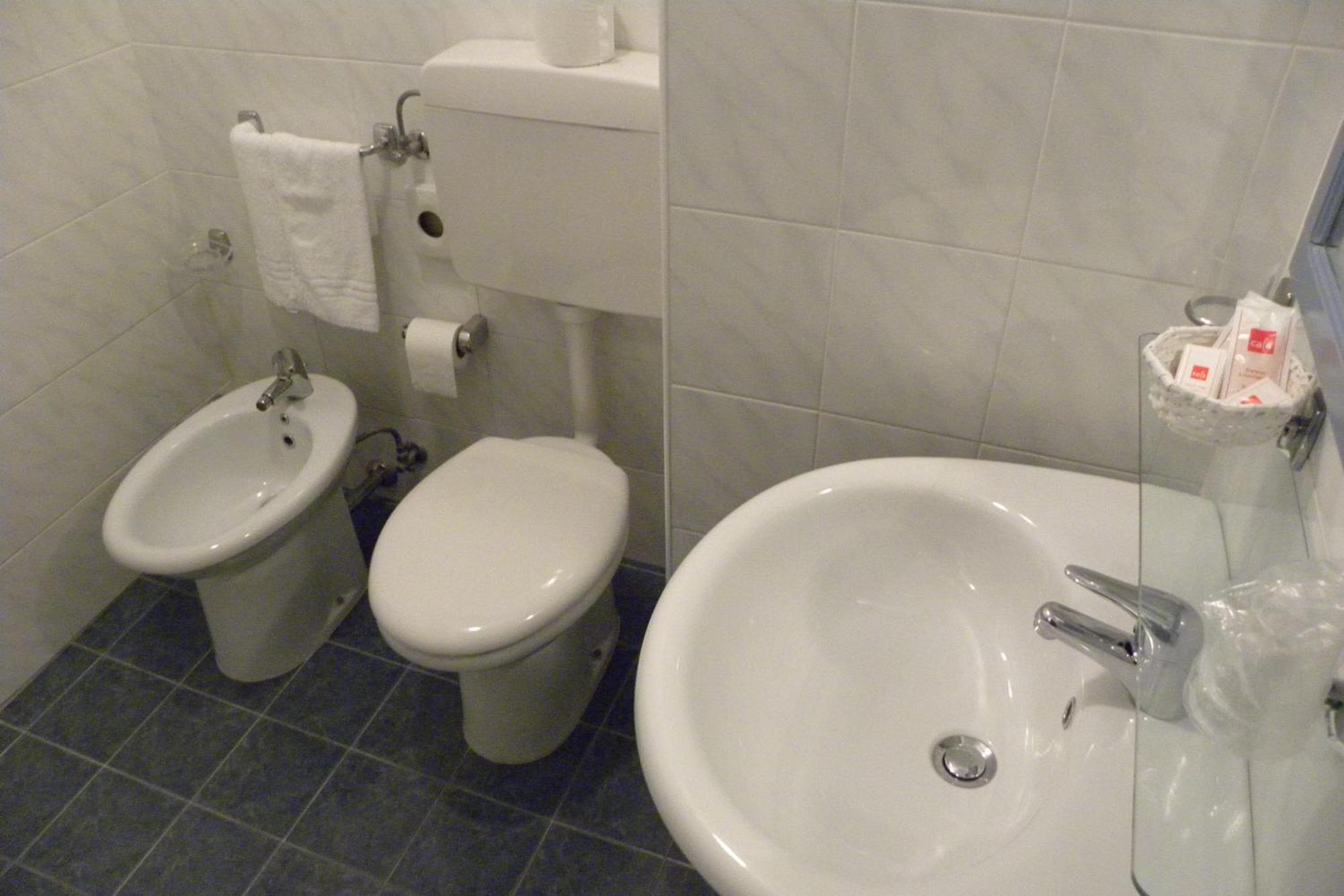 Hotel Santa Cruz Линяно Сабиадоро Екстериор снимка