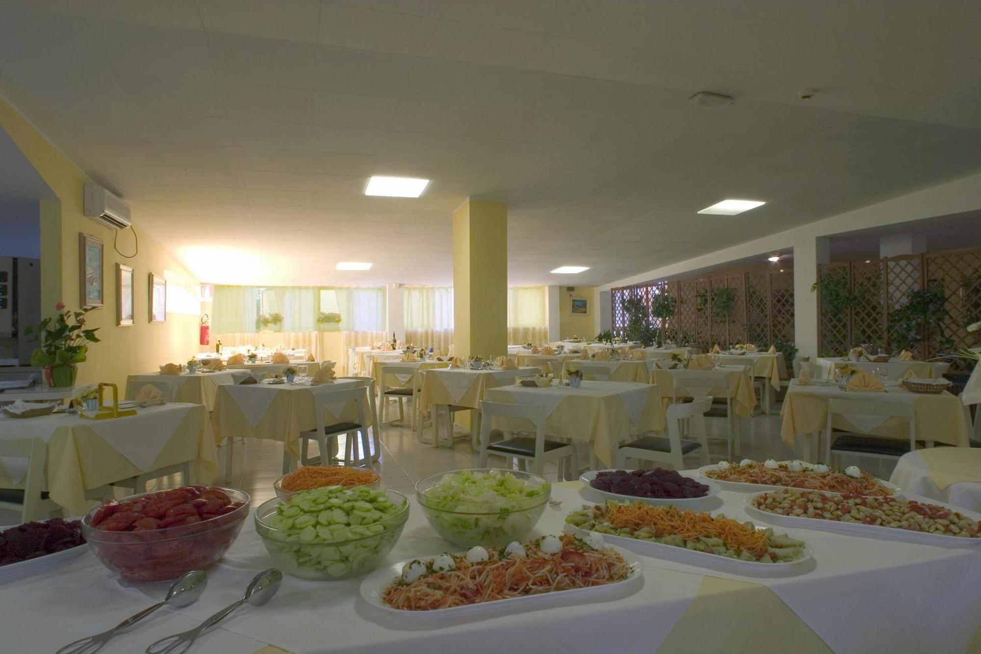 Hotel Santa Cruz Линяно Сабиадоро Екстериор снимка