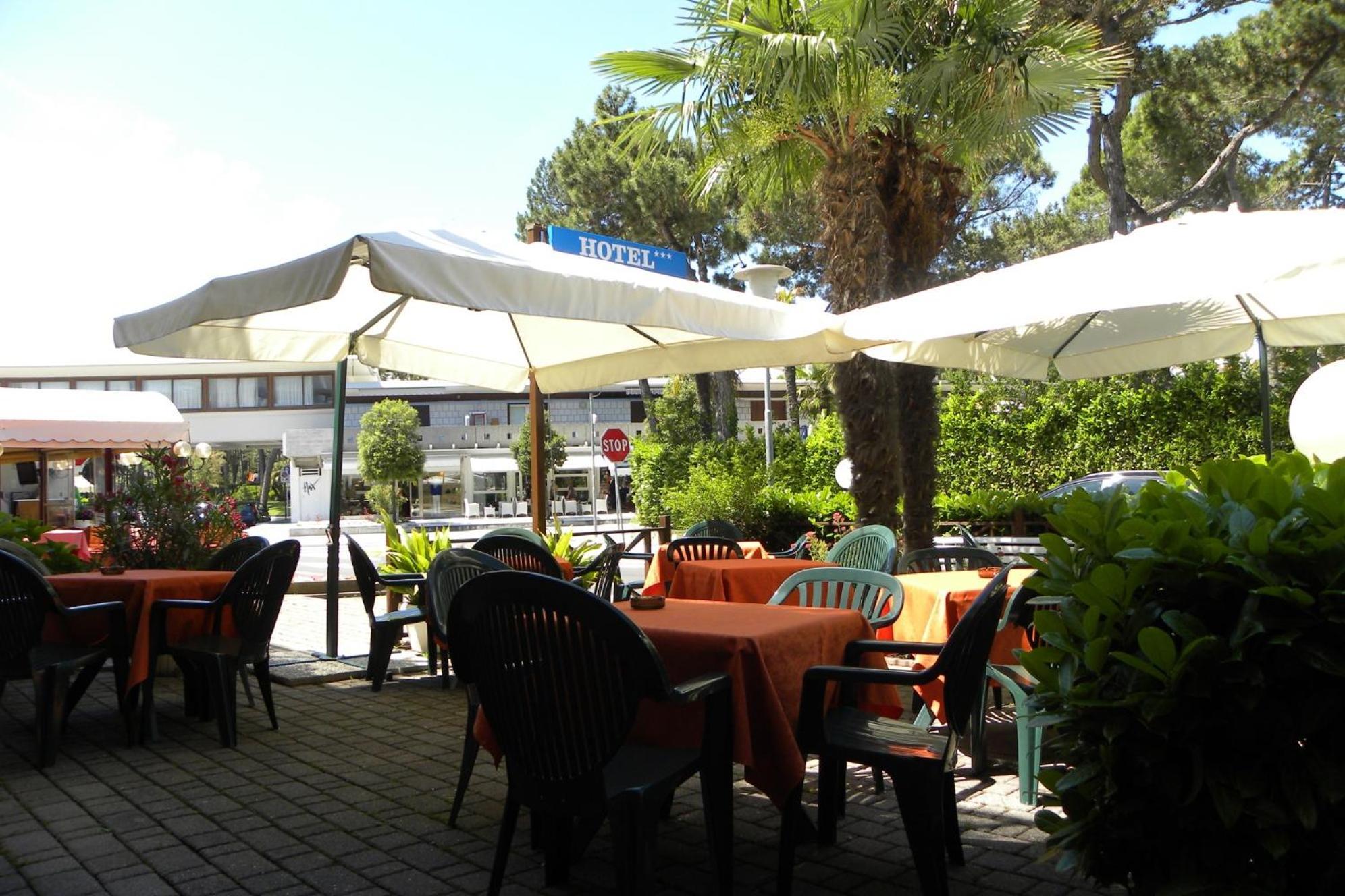 Hotel Santa Cruz Линяно Сабиадоро Екстериор снимка