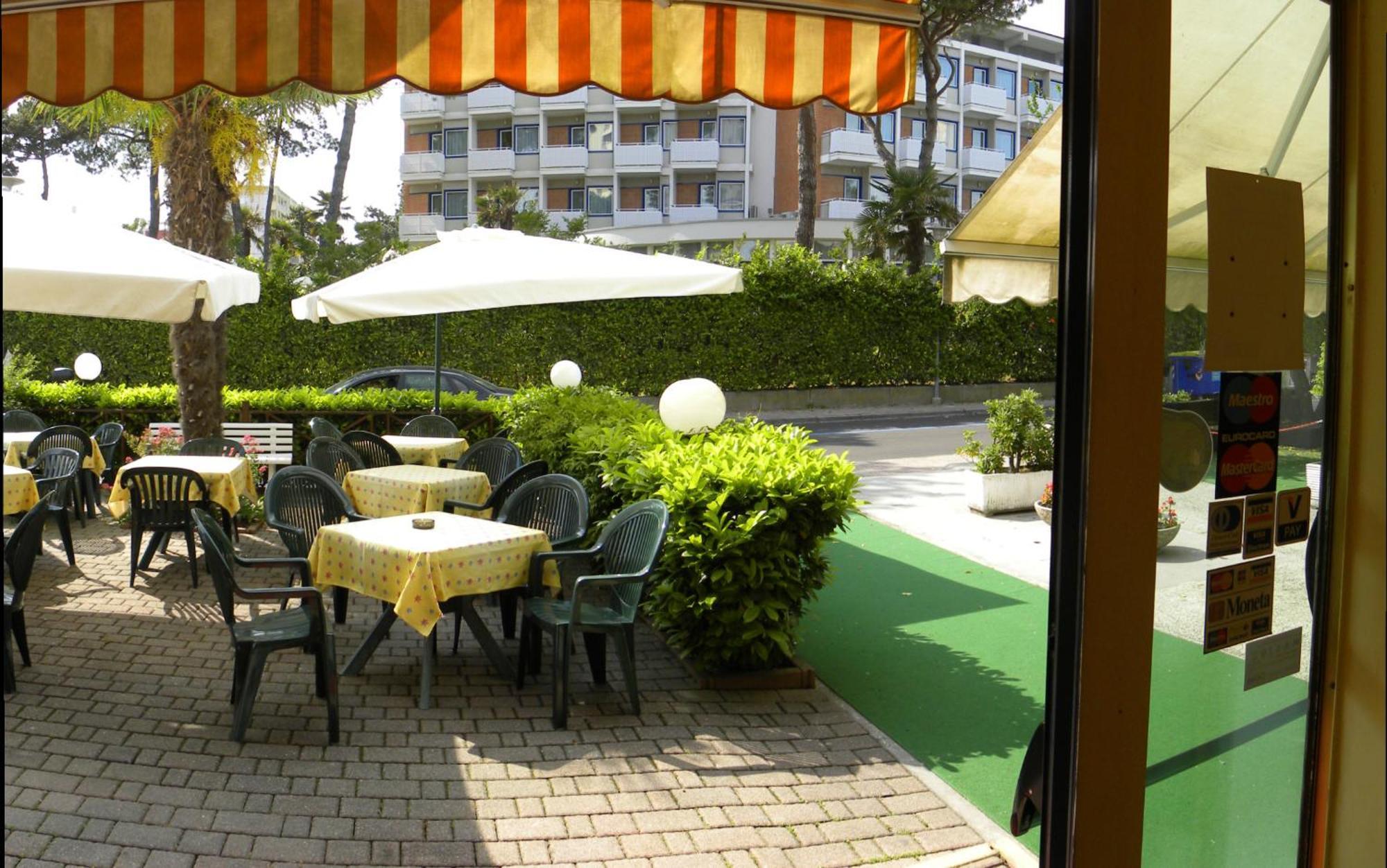 Hotel Santa Cruz Линяно Сабиадоро Екстериор снимка