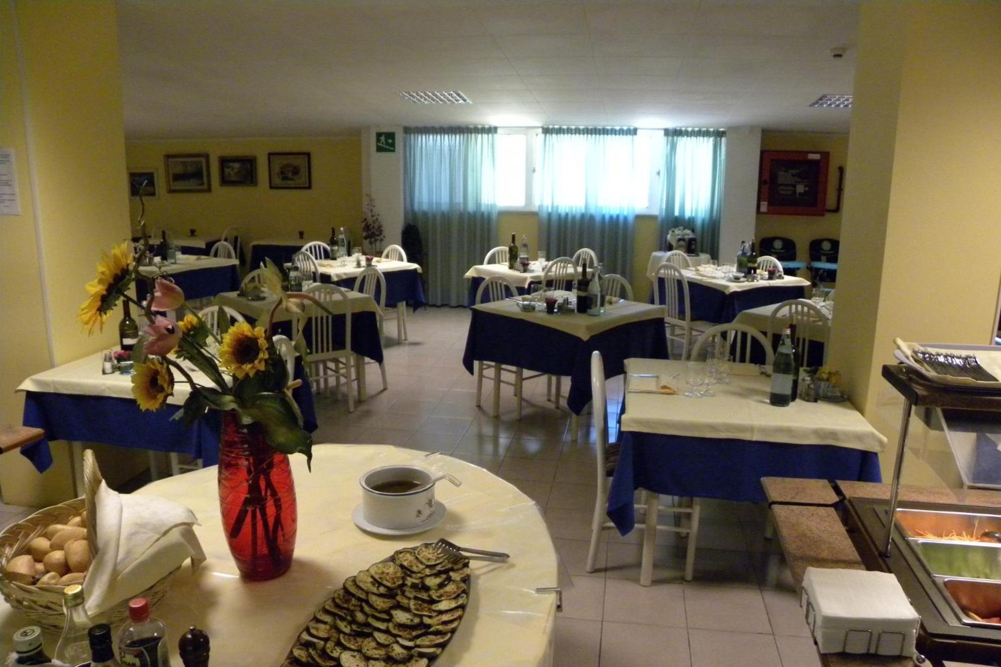 Hotel Santa Cruz Линяно Сабиадоро Екстериор снимка